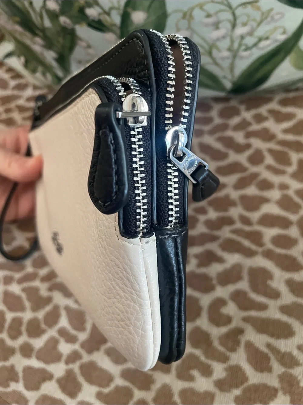 Coach Two-Tone Pebbled Leather Wristlet in Cream and Black NEW Double Zipper